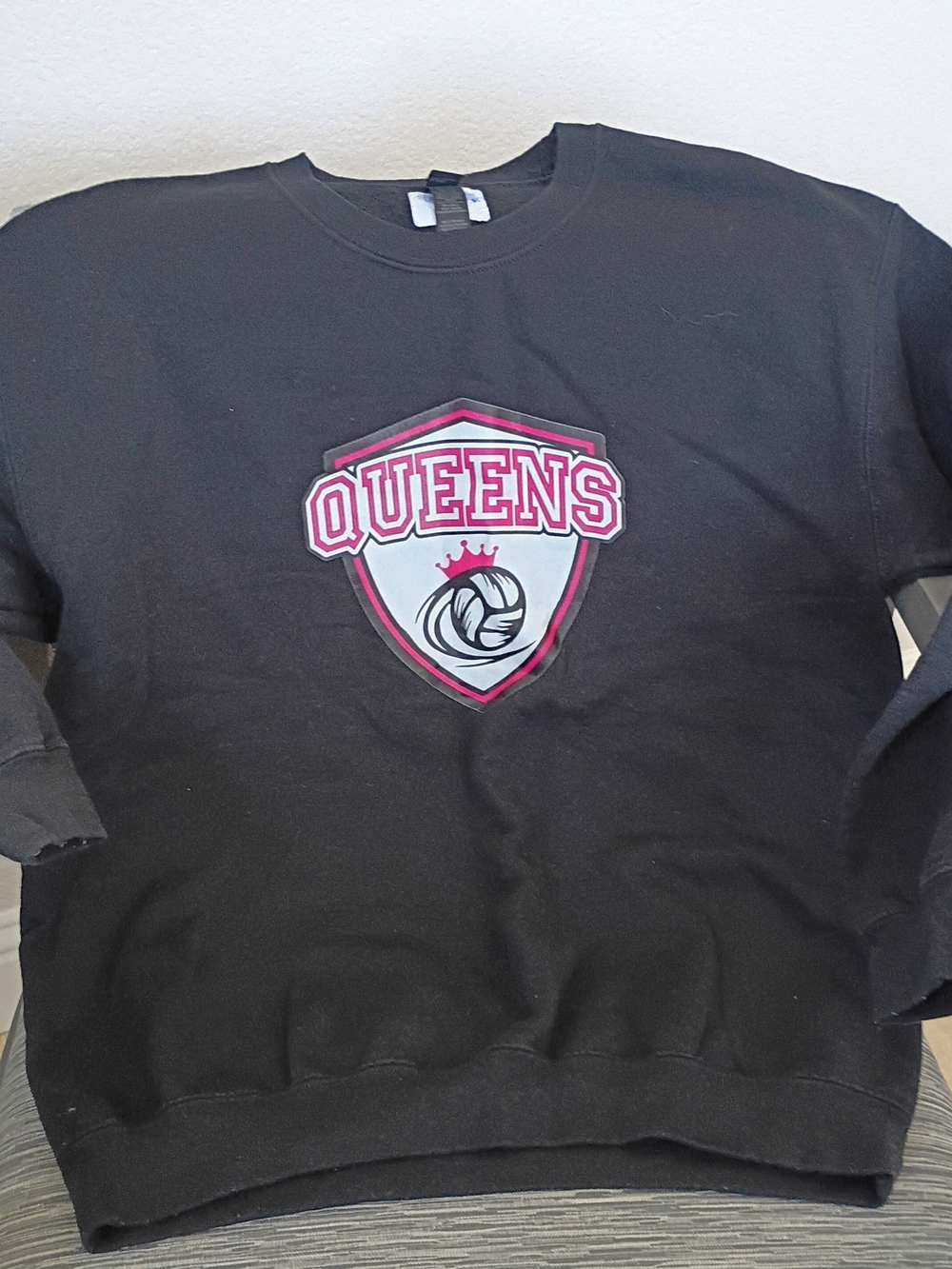 Another Ladies Medium Bold Queens Shield Logo Crew Neck Sweatshirt black/Pink